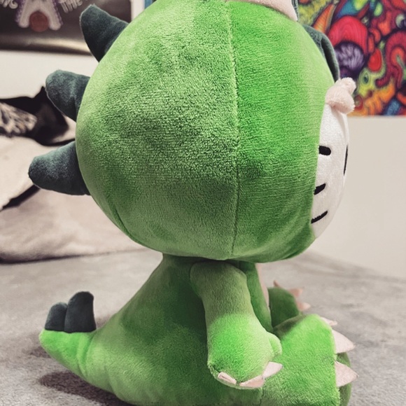 Stuffed Hello kitty Dragon - Picture 3 of 5